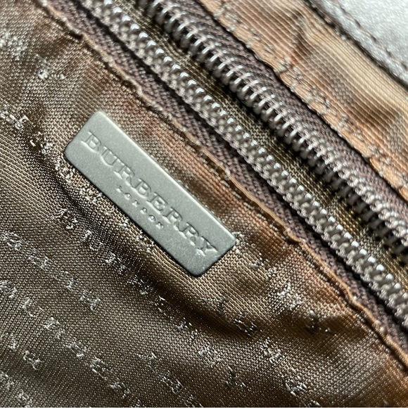 Burberry coated canvas shoulder tote - Picture 14 of 16